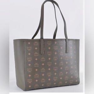 NWOT MCM $695 Sea Turtle Green Canvas Leather Visetos PORTUNA Shopper Purse Tote